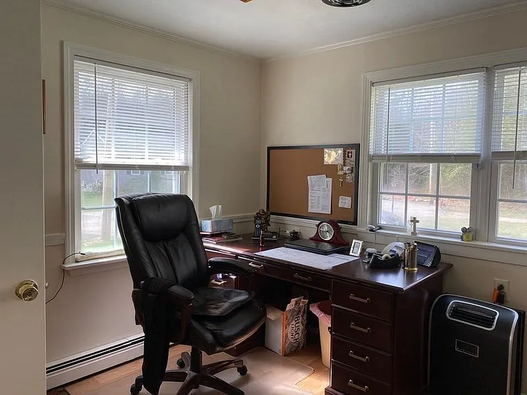 12 Park Ln — Photo 7