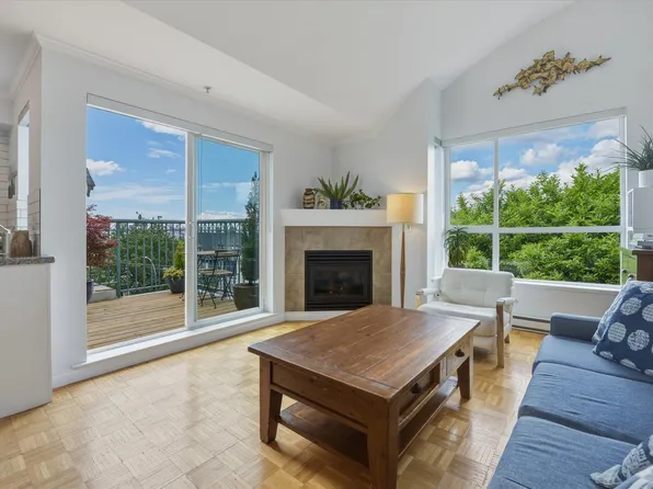 1617 Grant St #402, Vancouver, BC V5L 2Y4