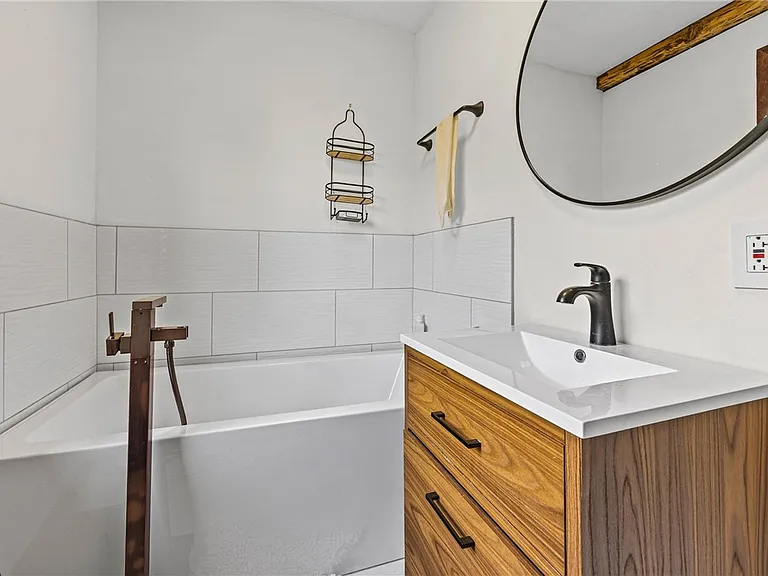 393 Mendon Center Rd — Photo 12