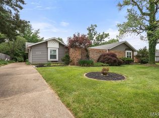606 Rue Montand Dr, Ballwin, MO 63011