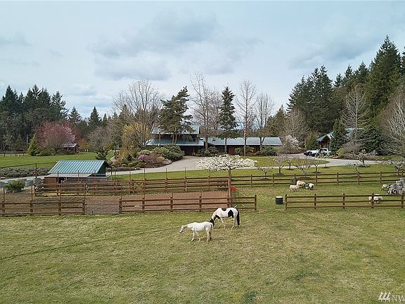 There are several beautiful pastures fronting the property which would be a perfect home for your horses or livestock.