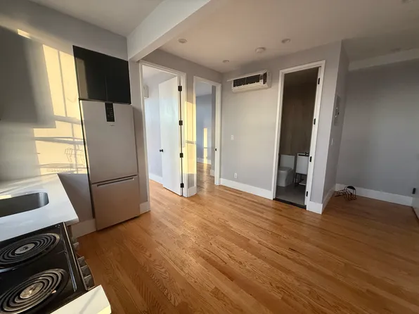 1369 Saint John's Place image 4 of 9