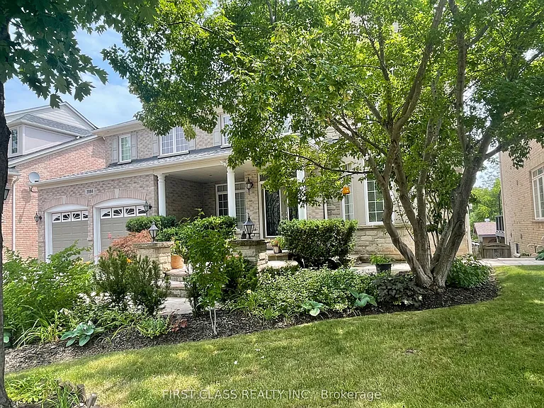2084 Bingley Cres #W/O — Photo 3
