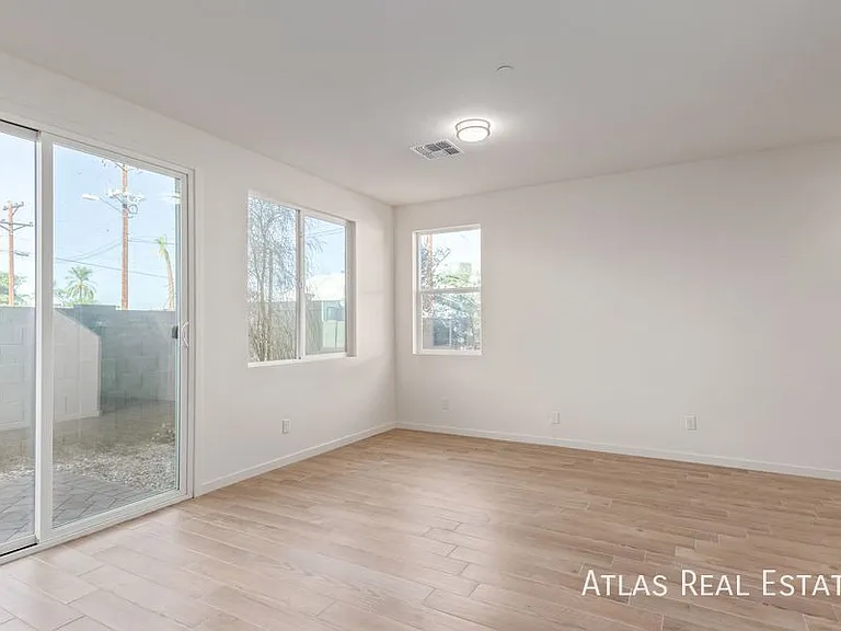 3010 E Yale St #1 — Photo 10