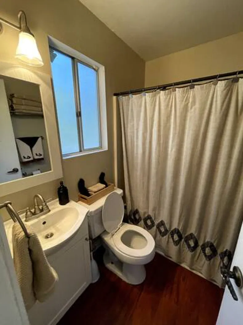 4 bed, 2.5 bath, 1878 sqft, $3,200 — Photo 3