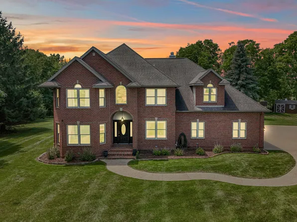 1230 Meadow Ln, Hillsdale, MI 49242