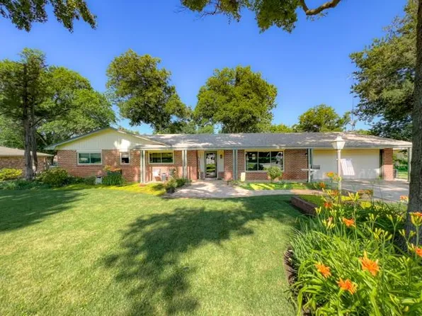 1620 N Pecan Rd, Ponca City, OK 74604