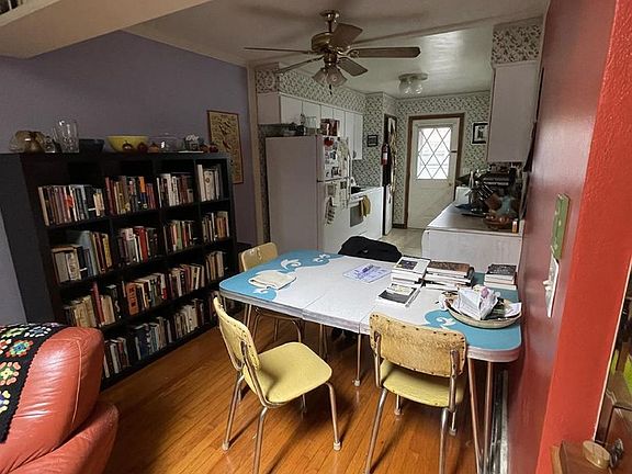4th image of 1904 E Maxwell Ln