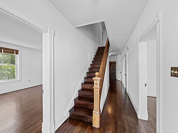 3rd image of 1314 N Herndon St