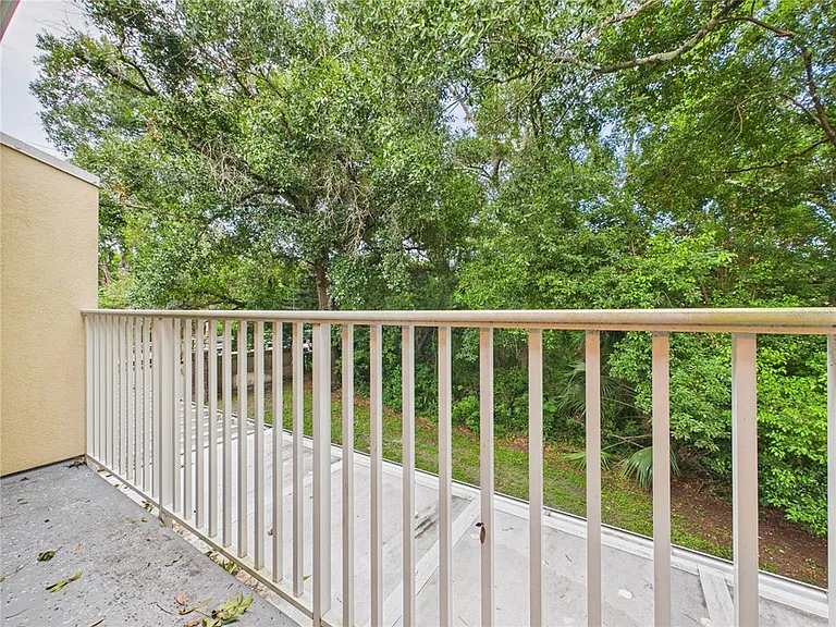 11239 Cedar Hollow Ln — Photo 21
