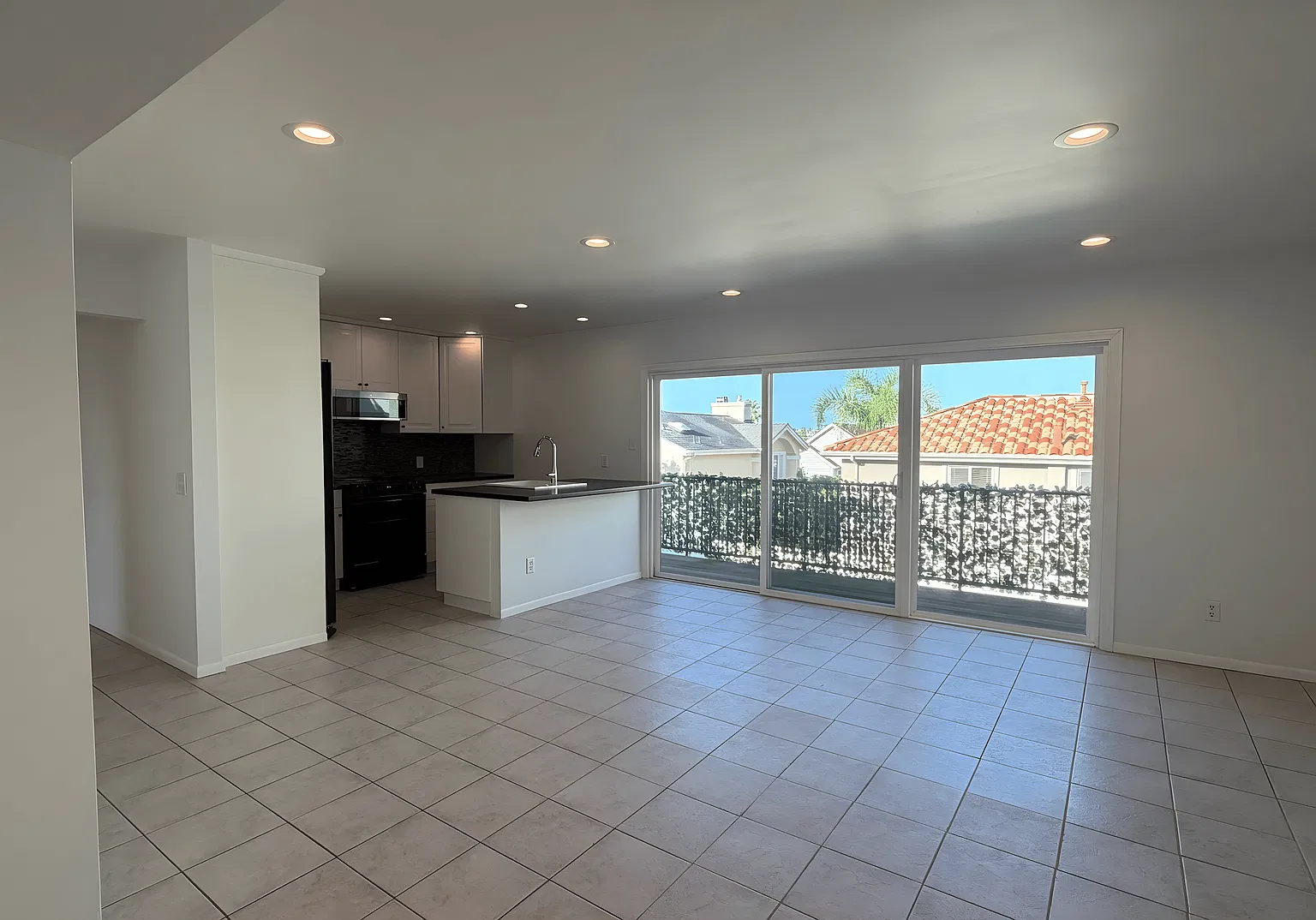 2422 Graham Ave. — Photo 4