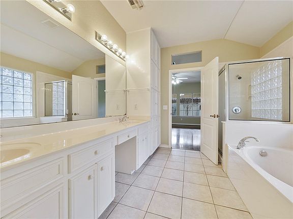 5th image of 30109 Briarcrest Dr