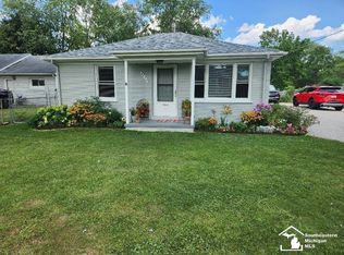 6233 Custer St, South Rockwood, MI 48179