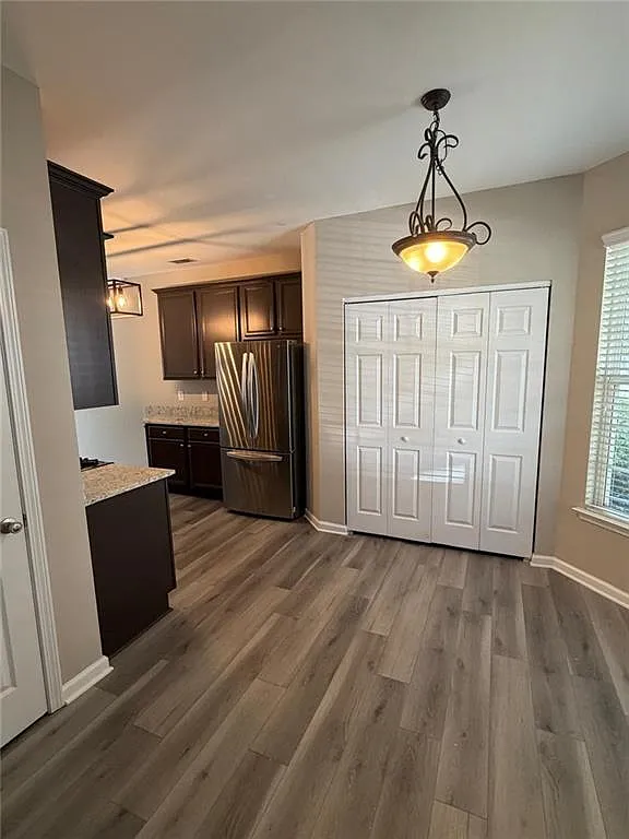 3 bed, 2.5 bath, 1652 sqft, $2,300 — Photo 2