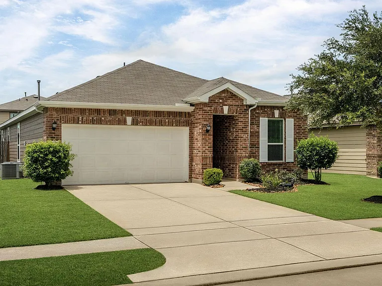 20810 Cullen Ranch Rd — Photo 2