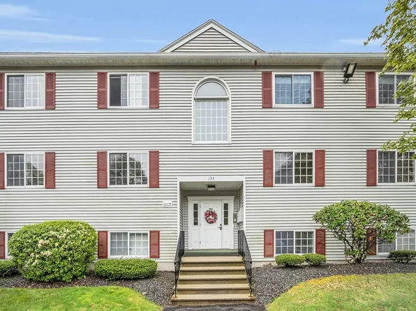 135 Lafond Ln APT 22, Dracut, MA 01826