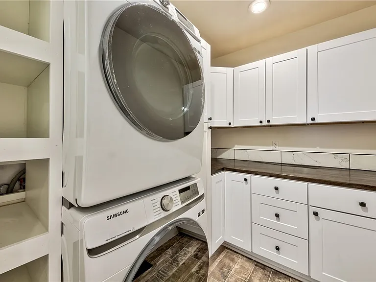 997 Dorcey Dr — Photo 24