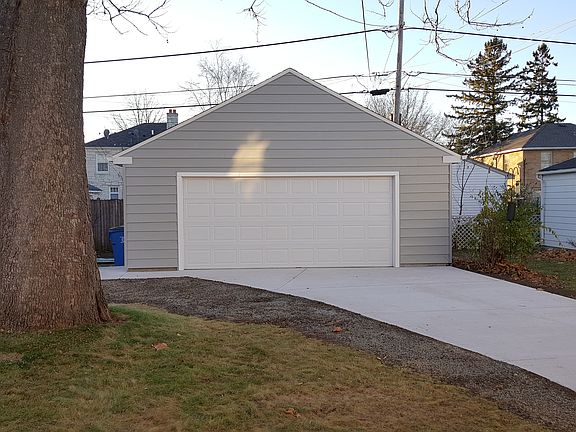 3rd image of 5017 N Kent Ave