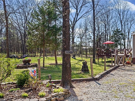 4th image of 21500 State Line Rd