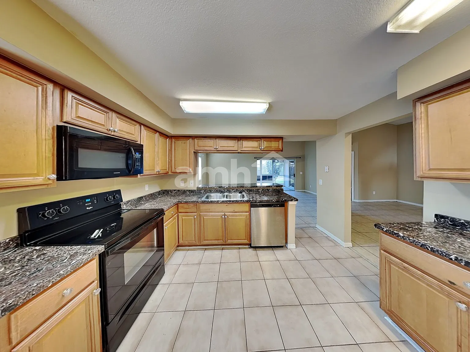 3 bed, 2.0 bath, 1519 sqft, $2,195 — Photo 3
