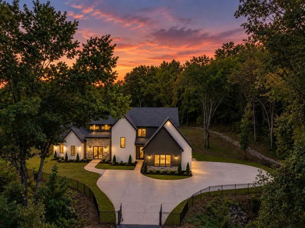 631 Hunters Trl, Nashville, TN 37209