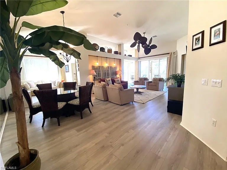 1570 Winding Oaks Way #201 — Photo 4