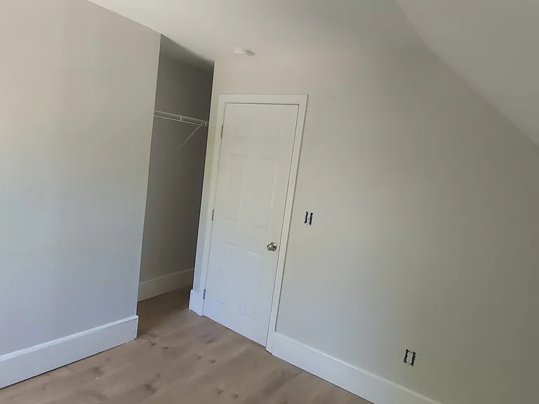 Floor 2 — Photo 11