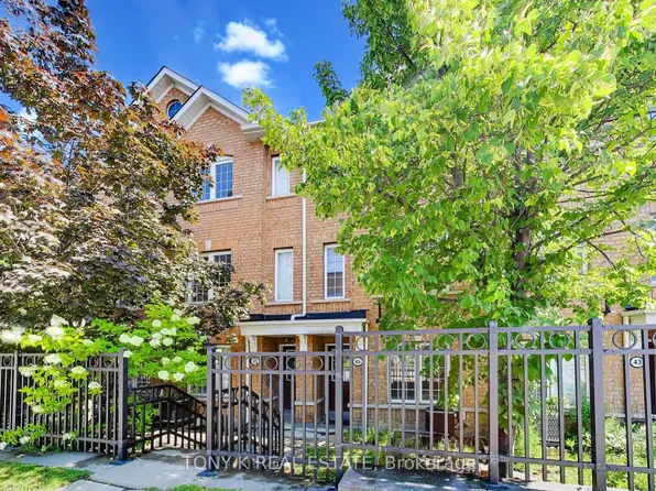 45 Weston Rd, Toronto, ON M6N 5H3