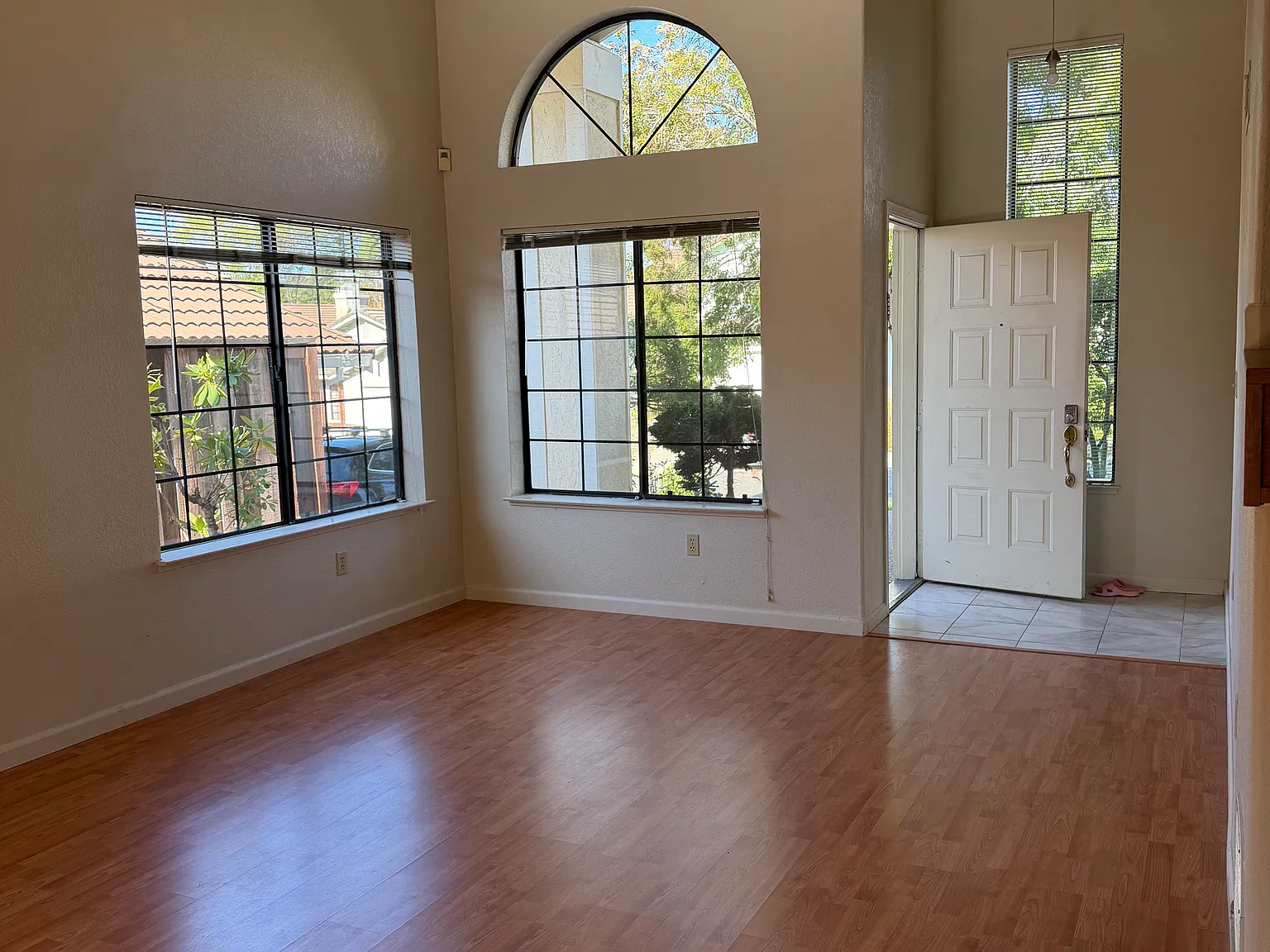 5559 Cerro Norte Dr — Photo 3