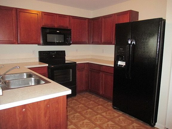 2nd image of 152 Bertram Dr Unit H
