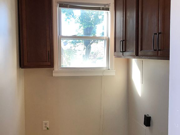 5th image of 28 Alger Pl Unit 2