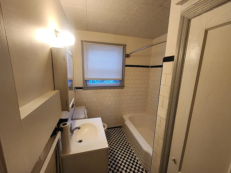 6104 Maylane Dr — Photo 3