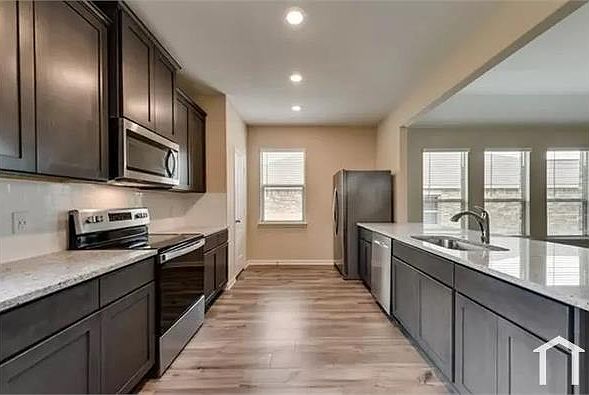1st image of 315 Golden Sands Ln