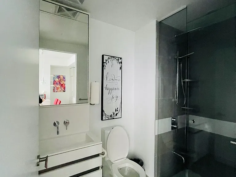 197 Yonge St W #2313 — Photo 6