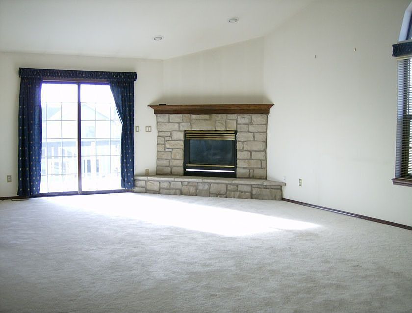 2nd image of 1035 War Eagle Dr S