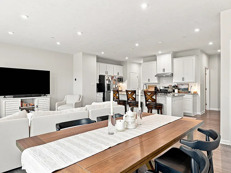 9004 Wellington Ct — Photo 11