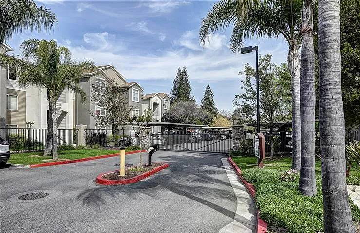 Brooks Landing — Photo 15