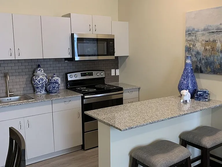 FOUNTAIN HILL APARTMENTS — Photo 8