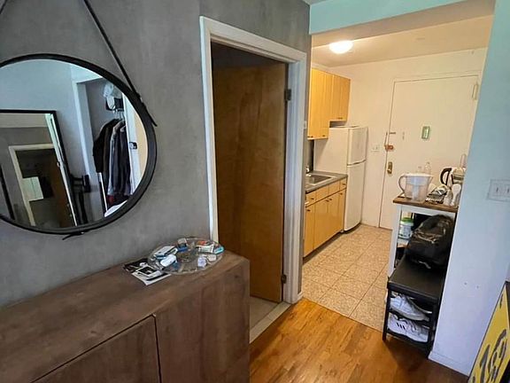 2nd image of 538 W 50th St APT 4D