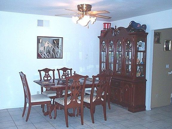 Dining Room - Ceramic Tile 