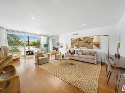 131 N Gale Dr APT 1A, Beverly Hills, CA, 90211