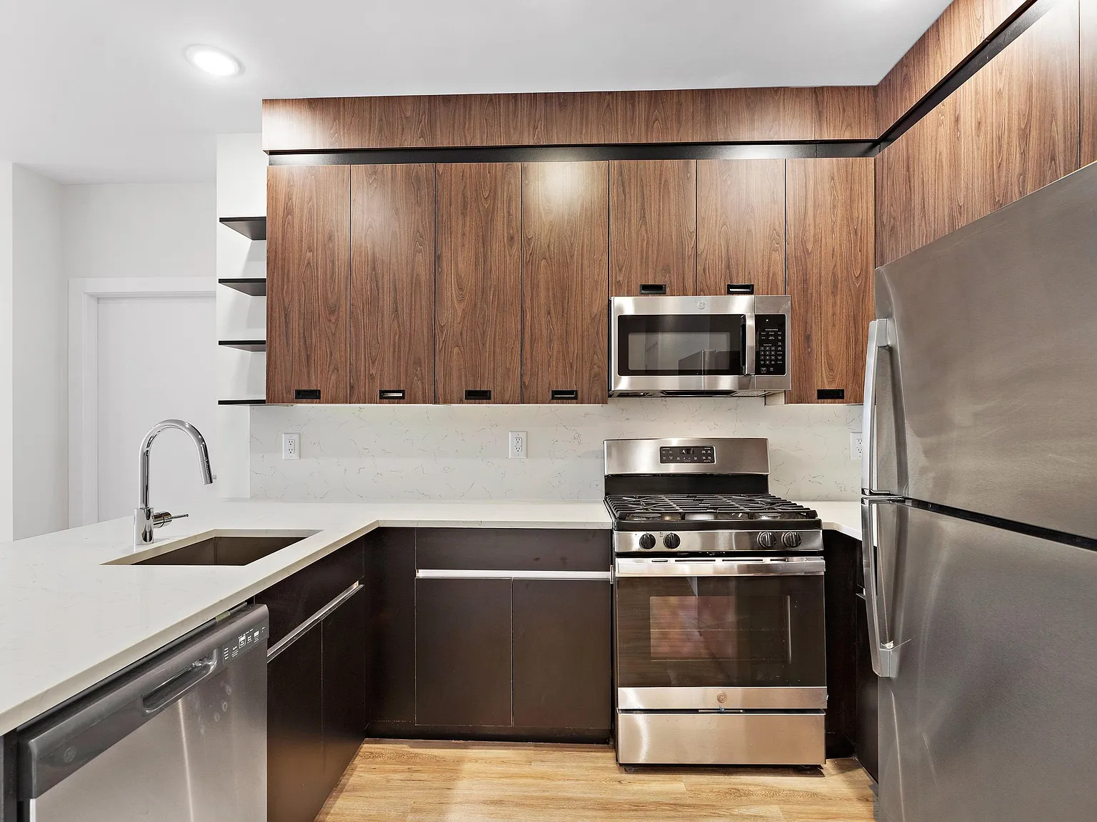 1 bed, 1.0 bath, 780 sqft, $2,625 — Photo 2