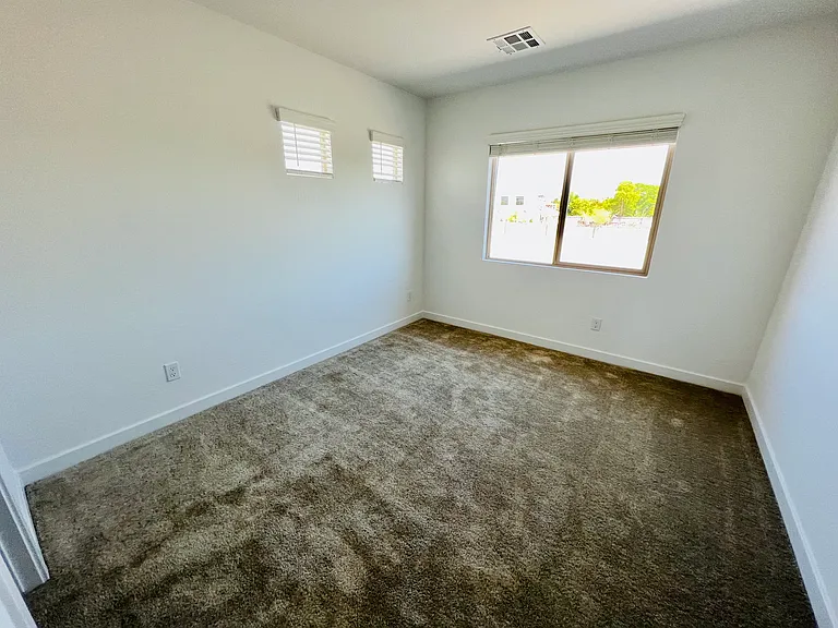 6038 W Hartford Ct — Photo 16