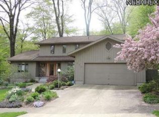 670 Rocky Hollow Dr, Akron, OH 44313