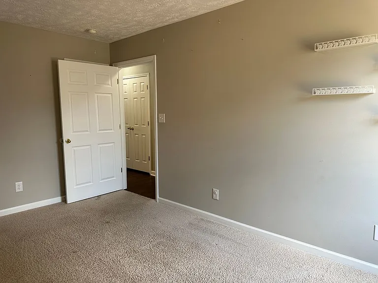 112 Harvest Ln — Photo 32