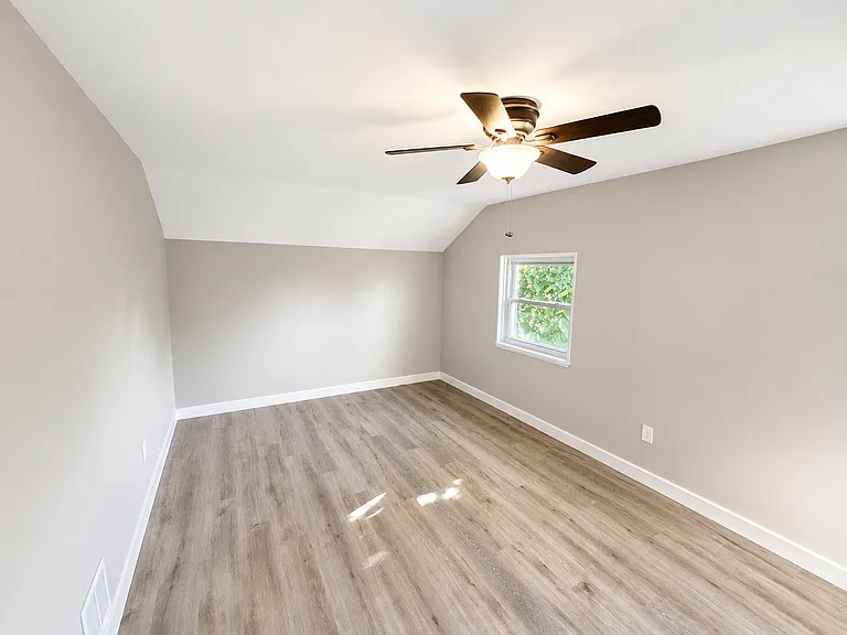 418 Pennwood Dr — Photo 12