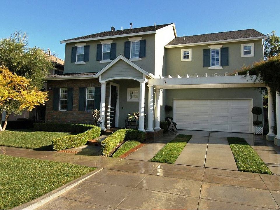 Beautiful curbside appeal