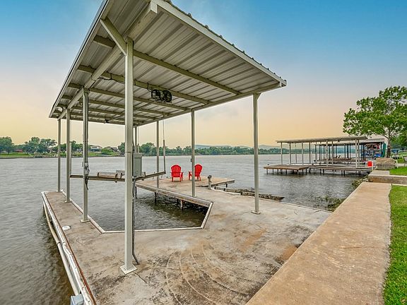5th image of 2956 River Oaks Drive