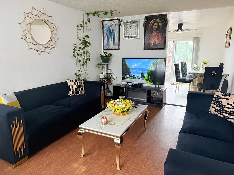 1260 E Washington Ave #5 — Photo 1