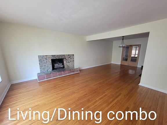 3rd image of 3960 Canterbury Dr #1